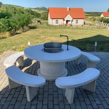 Vadvirag Vendeghaz